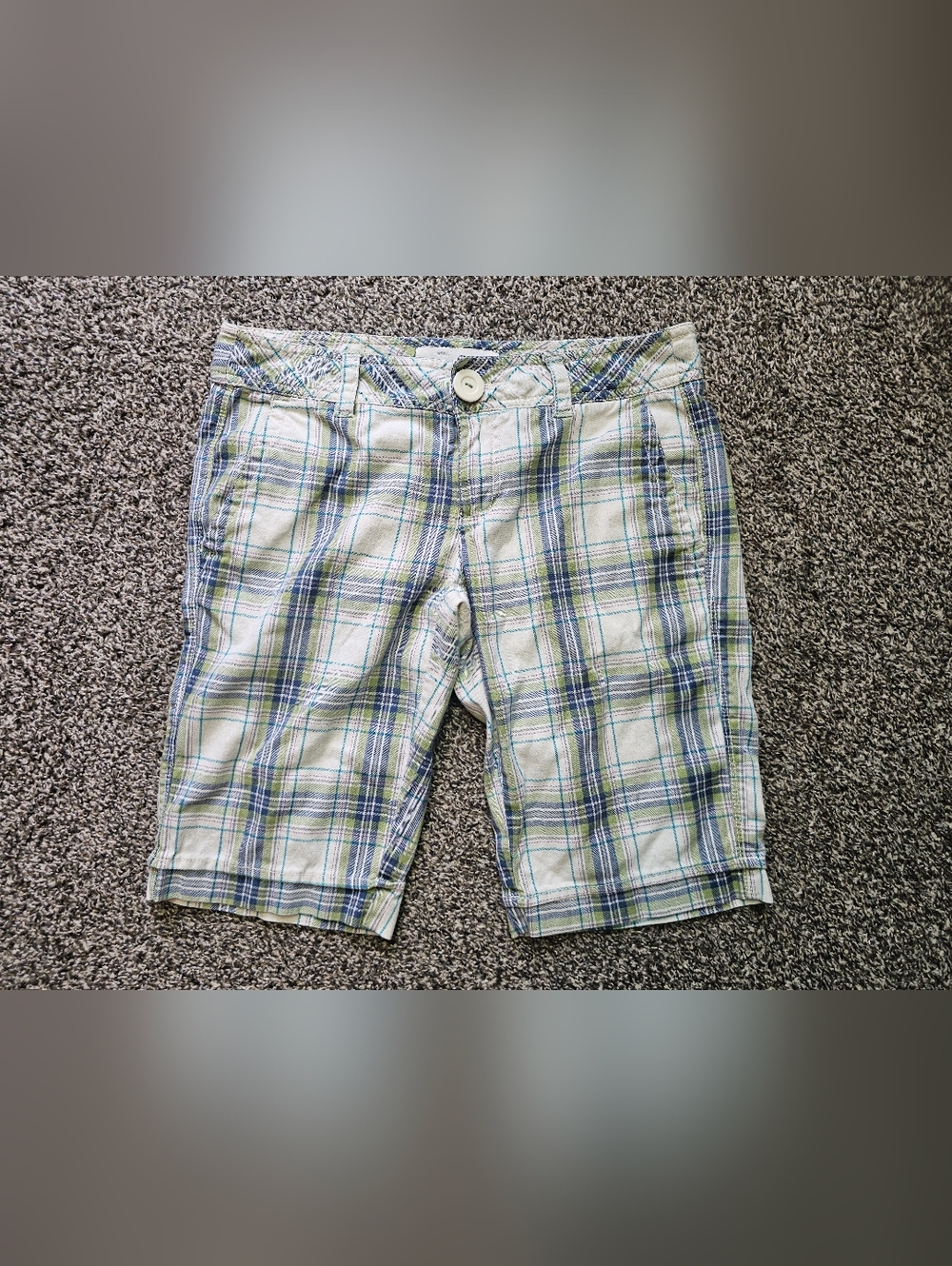 Y2k Aeropostale Plaid Shorts sz 3/4